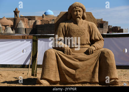 Sculpture de sable près de précession Saray-batu centre culturel en région d'Astrakhan Banque D'Images