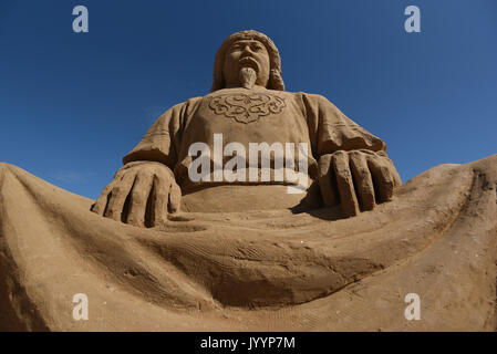 Sculpture de sable près de précession Saray-batu centre culturel en région d'Astrakhan Banque D'Images