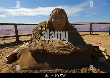 Sculpture de sable près de précession Saray-batu centre culturel en région d'Astrakhan Banque D'Images