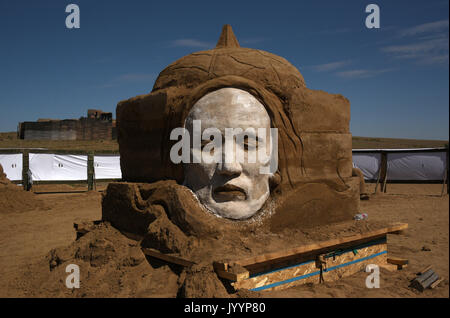 Sculpture de sable près de précession Saray-batu centre culturel en région d'Astrakhan Banque D'Images