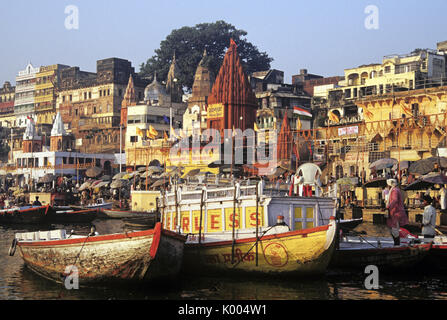 Le long du Gange, Varanasi (Bénarès, Banaras, Kashi), Inde Banque D'Images