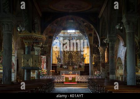 Maître-Autel de l'église monumentale di San Gaudenzio à Baceno, Valle Antigorio, Verbano Cusio Ossola, Piémont, Italie. Banque D'Images