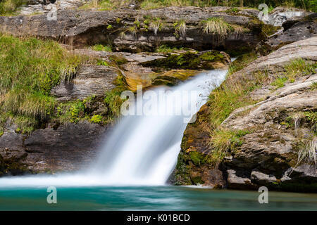 Les cascades de la rivière Devero à Devero ai Ponti, Alpe Devero, vallée Antigorio, Piémont, Italie. Banque D'Images