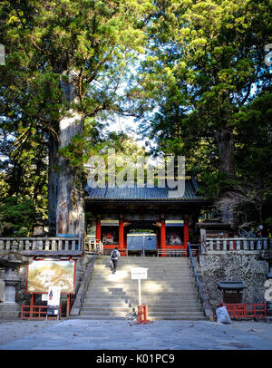 Nikko, Japon - Dec 27, 2015. Porte principale de Toshogu à Nikko, Japon. Toshogu fait partie des sanctuaires et temples de Nikko, Patrimoine Mondial de l'UNESCO Banque D'Images