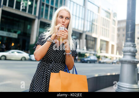 Photo de femme à boire Banque D'Images