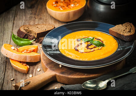 Soupe aux carottes et à la citrouille Banque D'Images