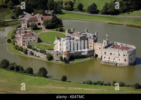 Une vue aérienne de Leeds Castle, dans le Kent. Banque D'Images