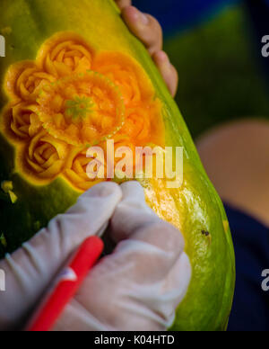 Sculpture sur fruits art de la Thaïlande pour aliments pointilleuse Banque D'Images