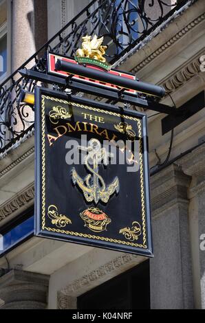 Le pub de l'amirauté, Trafalgar Square, Londres Banque D'Images
