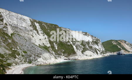 Falaise de craie en ruine avec des talus érodés mer formations cône de mupe bay vers arish mell sur la côte jurassique du Dorset, uk Banque D'Images