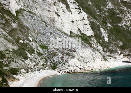 Falaise de craie en ruine avec des talus érodés mer formations cône de mupe bay vers arish mell sur la côte jurassique du Dorset, uk Banque D'Images