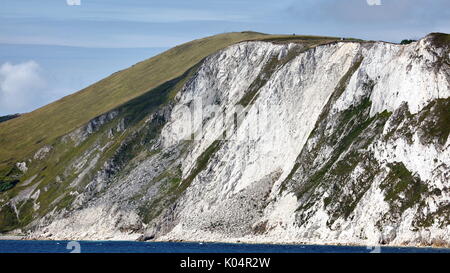 Falaise de craie en ruine avec des talus érodés mer formations cône de mupe bay vers arish mell sur la côte jurassique du Dorset, uk Banque D'Images