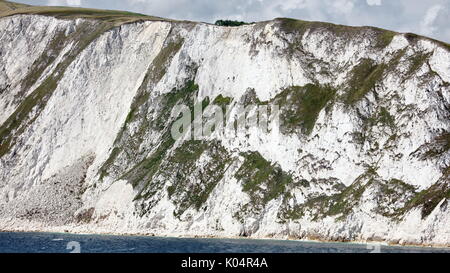 Falaise de craie en ruine avec des talus érodés mer formations cône de mupe bay vers arish mell sur la côte jurassique du Dorset, uk Banque D'Images