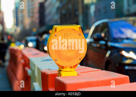 Le trafic d'alerte jaune signal d'avertissement jaune Banque D'Images