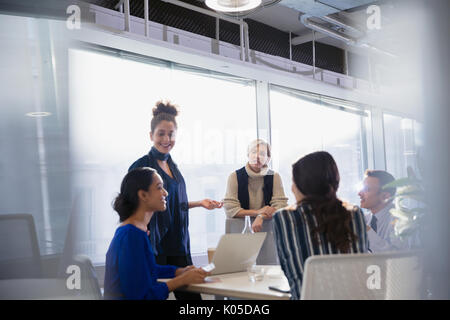 Business people talking in office meeting Banque D'Images