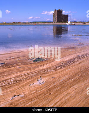 Lochranza Castle à partir de la rive de Lochranza, Isle of Arran, Clyde Banque D'Images