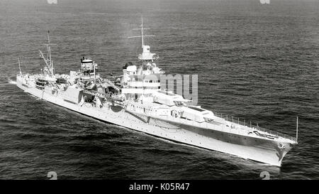 Le croiseur lourd de la Marine américaine USS Indianapolis (CA-35) en cours en mer en 1939 Banque D'Images