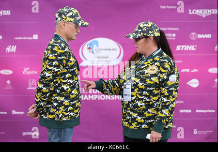 Göteborg, Suède. Août 21, 2017. Le port de l'uniforme d'assistants sur les habitudes de cheval FEI Longines European Championships 2017 à Göteborg, Suède, 21 août 2017. La compétition se poursuivra jusqu'au 27 août. Photo : Friso Gentsch/dpa/Alamy Live News Banque D'Images