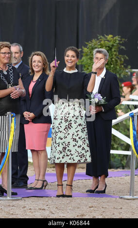 Göteborg, Suède. Août 21, 2017. La Princesse Madeleine de Suède (2.f.r.) l'ouverture officielle de la FEI Longines European Championships 2017 à Göteborg, Suède, 21 août 2017. La compétition se poursuivra jusqu'au 27 août. Photo : Friso Gentsch/dpa/Alamy Live News Banque D'Images
