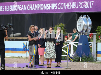Göteborg, Suède. Août 21, 2017. La Princesse Madeleine de Suède (2.f.r.) l'ouverture officielle de la FEI Longines European Championships 2017 à Göteborg, Suède, 21 août 2017. La compétition se poursuivra jusqu'au 27 août. Photo : Friso Gentsch/dpa/Alamy Live News Banque D'Images