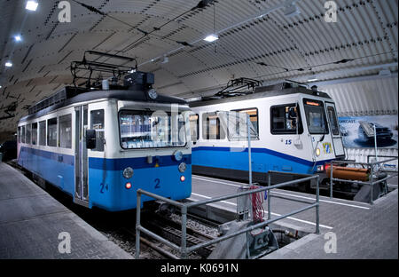 Grainau, Allemagne. Août 19, 2017. Les trains à crémaillère du Bayerische Zugspitzbahn servant la Zugspitze à la station Zugspitzplatt à Grainau, Allemagne, 19 août 2017. Photo : Sven Hoppe/dpa/Alamy Live News Banque D'Images