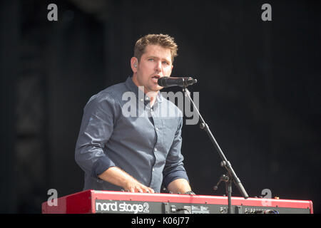 Roy Stride de Scouting for Girls à Hylands Park, Chelmsford Essex,le dimanche, 20 août à cette ans V Festival. Banque D'Images