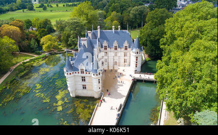Photo aérienne du château d'Azay le Rideau en Indre et Loire, France Banque D'Images