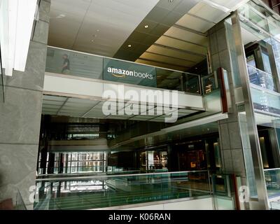 Amazon livres à des magasins de Columbus Circle, New York, NY, USA. Banque D'Images