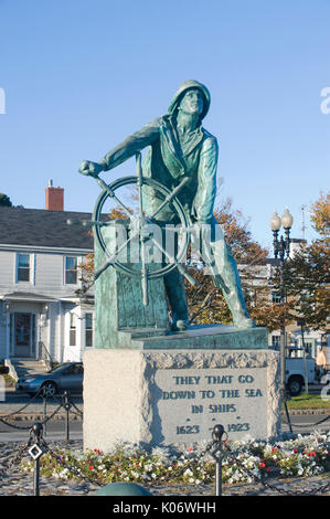 L'homme au volant, Fisherman's Memorial Cénotaphe, Gloucester, MA Banque D'Images