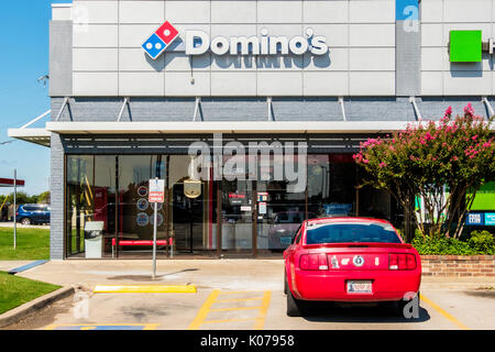 Vitrine d'extérieur de Domino's Pizza pizza servant à Norman, Oklahoma, USA. Banque D'Images