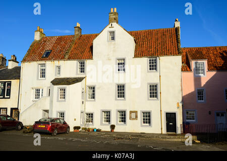 Rénovation de bâtiments dans le secteur riverain de Scottish ville côtière de Pittenween dans East Neuk de Fife, Scotland, UK Banque D'Images