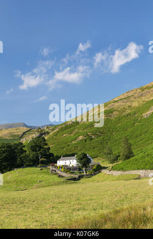 Cottage en pierre et Piper House, situé en dessous Rigg, au sud-est de Keswick et entre le Naddle Beck et St John's, dans la vallée, Lake District Banque D'Images