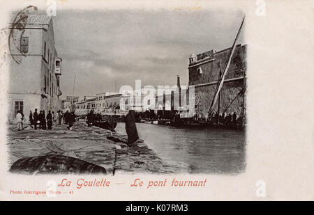 Pont tournant dans le port, la Goulette, le port de Tunis, Tunisie, Afrique du Nord. Date : vers 1900 Banque D'Images