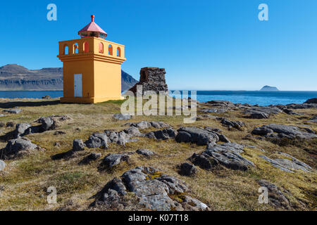 Lighthousehouse Orange, Vattarnes, Reyðarfjörður, Fjords de l'île, à l'Est de l'île, Banque D'Images