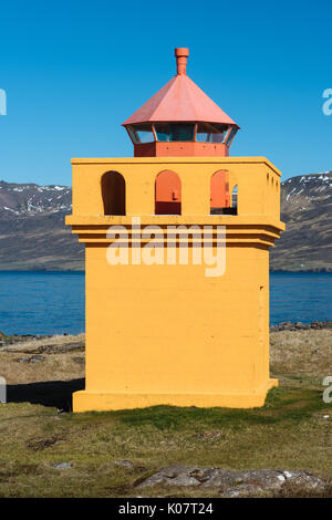 Lighthousehouse Orange, Vattarnes, Reyðarfjörður, Fjords de l'île, à l'Est de l'île, Banque D'Images