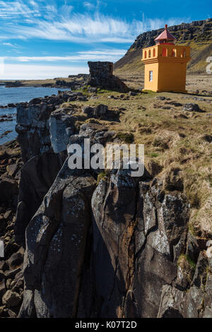 Lighthousehouse Orange, Vattarnes, Reyðarfjörður, Fjords de l'île, à l'Est de l'île, Banque D'Images