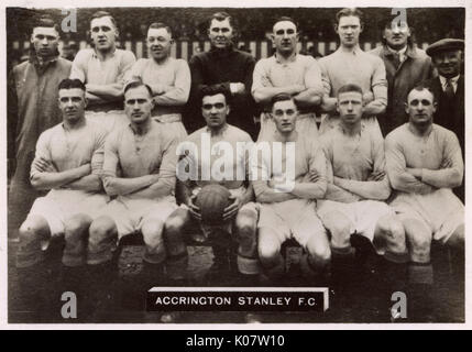 Accrington Stanley équipe de football FC 1936. Rangée arrière : Kerr, Robinson, Wilson, Gill, Ivill, Treanor, Hacking (Manager), Brennand (formateur). Rangée avant : Reynolds, Brown, Lapham, vert, McCulloch (capitaine), Mee. Date : 1936 Banque D'Images