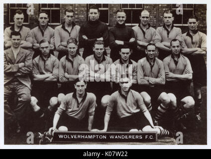 L'équipe de Wolverhampton Wanderers football FC 1936. Rangée arrière : Cullis, Morris, Galley, Scott, Weare, Waring, Clayton, Gardiner. Rangée du milieu : Davies (formateur), Smalley, Thompson, Laking, Jones, Iverson, Shaw (capitaine). Rangée avant : Wrigglesworth, Ashall. Date : 1936 Banque D'Images