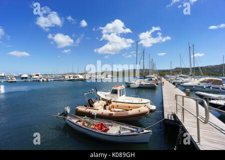 Italie, Sardaigne - Cannigione, Costa Smeralda. Le port de plaisance. Banque D'Images