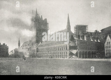 Halle aux draps d'Ypres après l'attentat, 1914, WW1 Banque D'Images