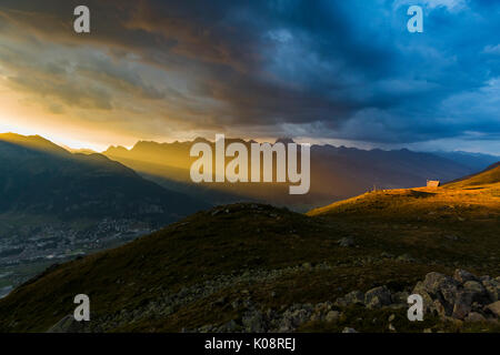 Coucher de soleil. Samedan, Engadine, Suisse. Banque D'Images