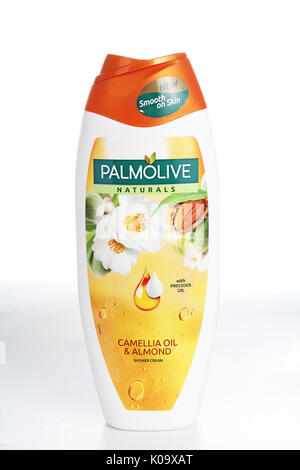 Palmolive huile de camélia et d'amande douche creme blanc isolé sur fond de studio. Banque D'Images