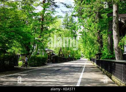 Akita, JAPON - 17 mars 2017. Chemin Rural à Kakunodate Samurai District. Kakunodate est une ancienne ville-château et samurai bastion dans la préfecture d'Akita. Banque D'Images