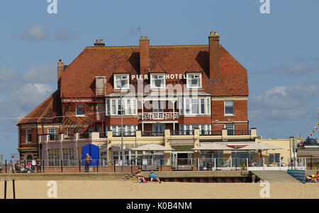 L'hôtel Pier et plage de Gorleston, Norfolk, Angleterre, un dimanche en août, 2017 Banque D'Images