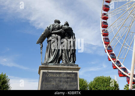 Le Monument National est situé dans le jardin anglais, elle symbolise l'entrée de Genève dans la Confédération suisse Banque D'Images