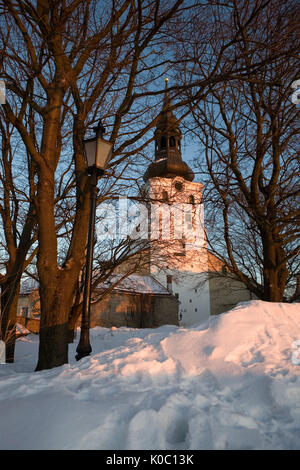 Toomkirik (aka cathédrale St Mary) de Piiskopi AED (le jardin de l'évêque (Cathédrale de Toompea Hill)), Tallinn, Estonie sur une soirée d'hiver Banque D'Images