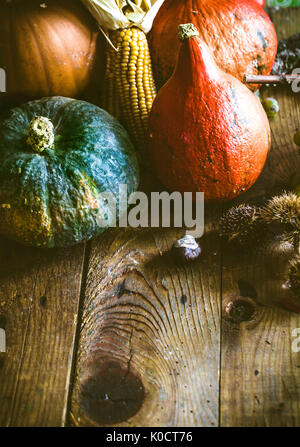 Dîner de Thanksgiving. Fruits d'automne avec copyspace. Thanksgiving automne fond Banque D'Images