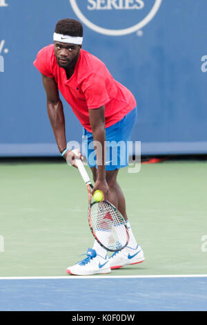 17 août 2017 : Frances Tiafoe (USA) en action lors du troisième tour à l'Ouest et du Sud 2017 tournoi Open de tennis qui se joue à l'Linder Family Tennis Center à Mason, Ohio. Adam Lacy/CSM Banque D'Images