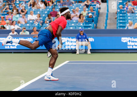 17 août 2017 : Frances Tiafoe (USA) en action lors du troisième tour à l'Ouest et du Sud 2017 tournoi Open de tennis qui se joue à l'Linder Family Tennis Center à Mason, Ohio. Adam Lacy/CSM Banque D'Images