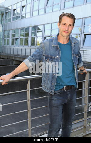 Hambourg, Allemagne, le 23 août, 2017. David Rott participant à la "Bad Cop - kriminell gut' photocall sur l'emplacement, Hambourg, Allemagne, 23.08.2017. Crédit : Christopher Tamcke/Alamy Live News Banque D'Images